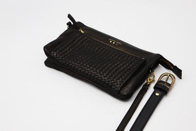 Pochettenoire_400x